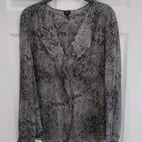 Babaton XS 💯% silk blouse - Picture 1 of 7